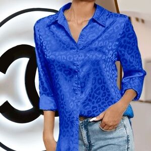 NWT, Faith Leopard Blue Button Up